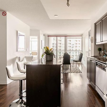 Downtown Toronto+Free Parking+Cn Tower View Apartment ภายนอก รูปภาพ