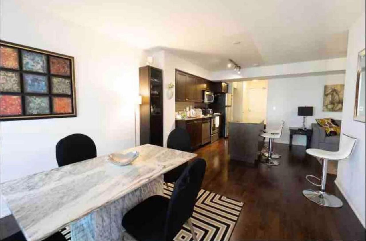 Downtown Toronto+Free Parking+Cn Tower View Apartment ภายนอก รูปภาพ